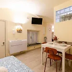 La Chicca Intero Nei Spagnoli Neapel