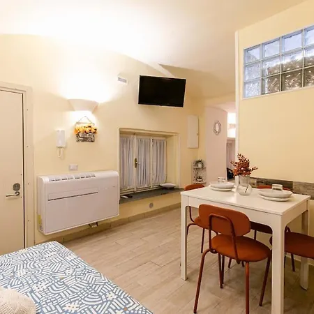 La Chicca Intero Nei Spagnoli Nápoles