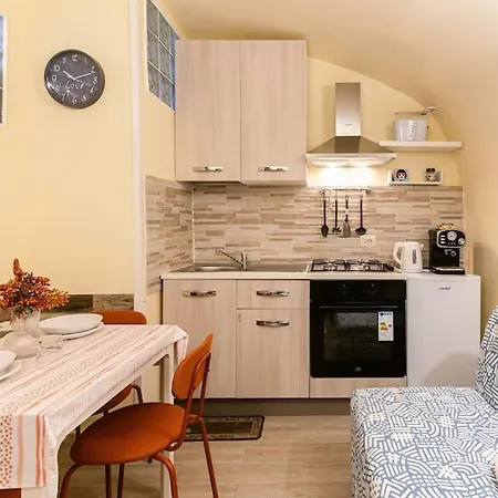 La Chicca Intero Nei Spagnoli Nápoles